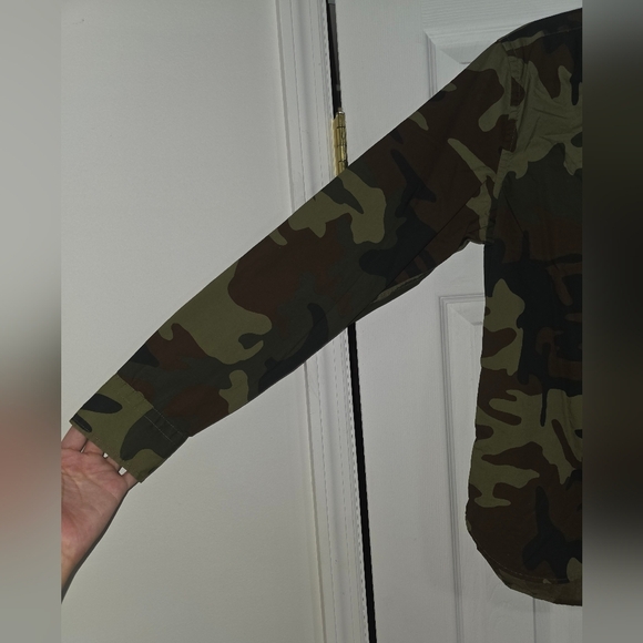 Levi's | Women's Camouflage Shirt | Sz Small - Picture 4 of 5